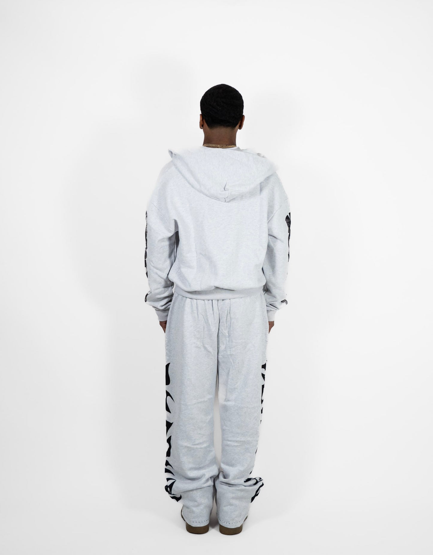 ADMOVEO SWEATS
