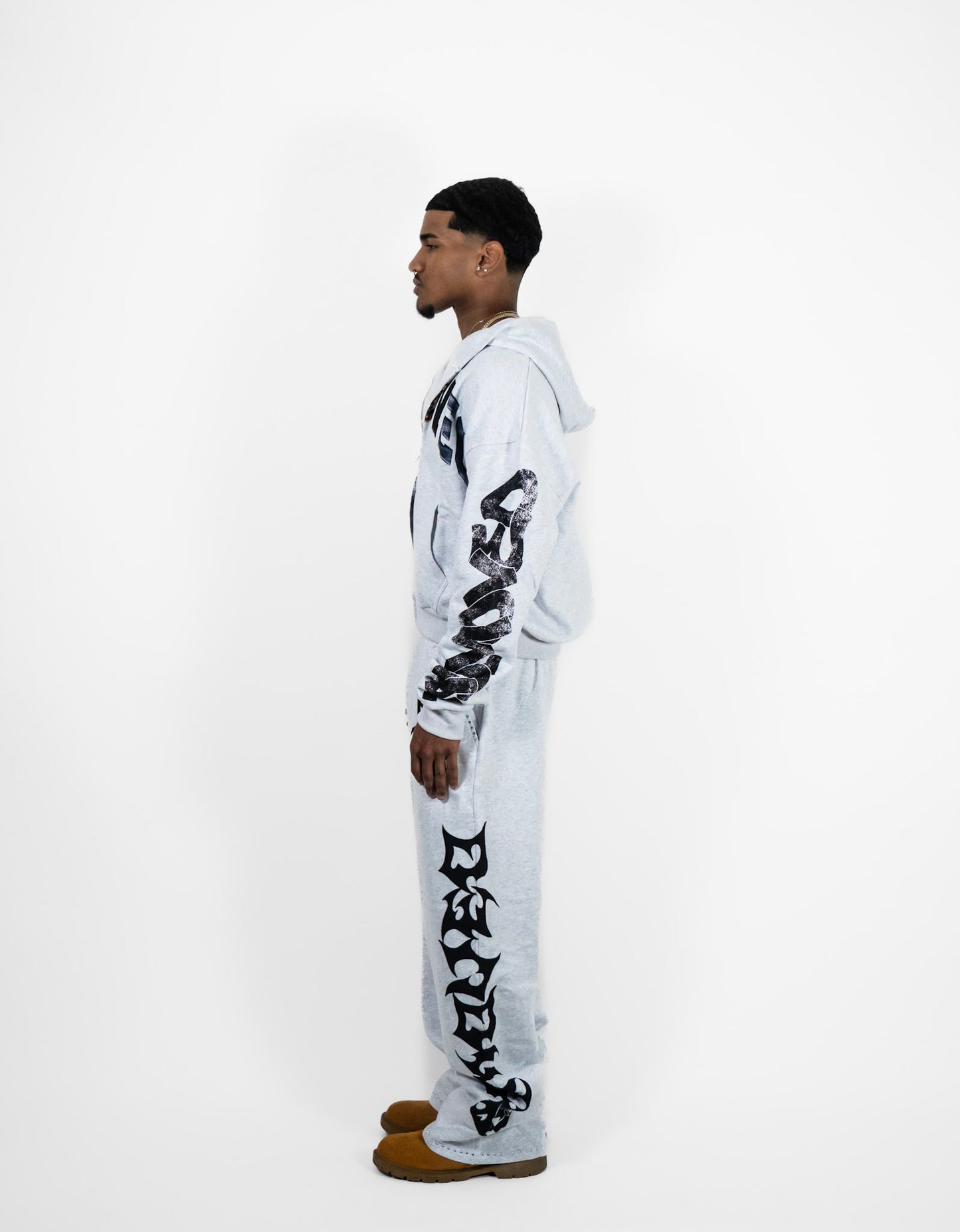 ADMOVEO SWEATS
